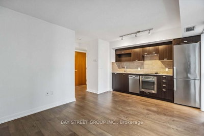 275 Village Green Square • #2917 • Toronto, ON photo 6