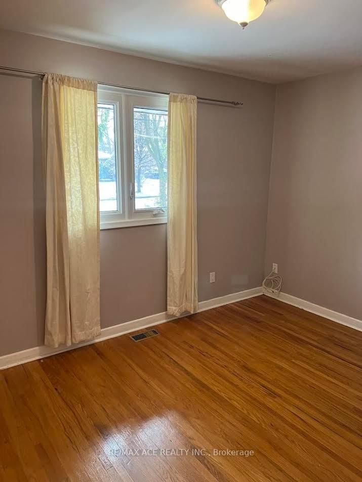 Main - 26 Oakridge Drive, Toronto 5