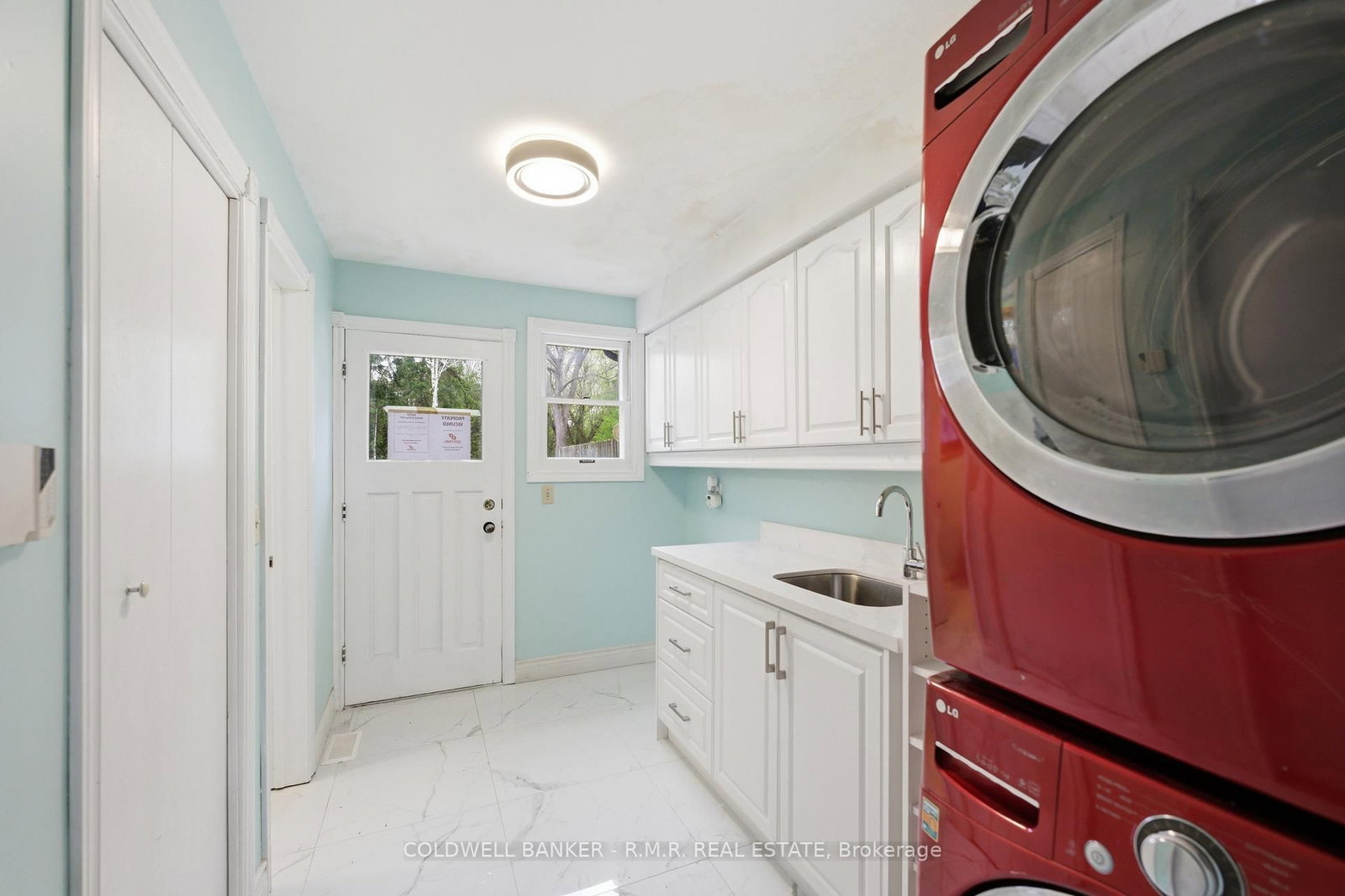 1549 Simcoe Street N • Oshawa, ON photo 12
