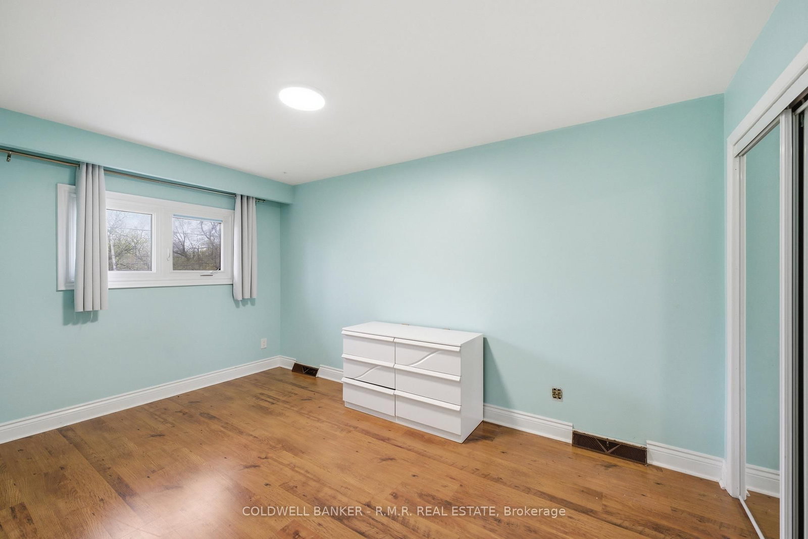 1549 Simcoe Street N • Oshawa, ON photo 15