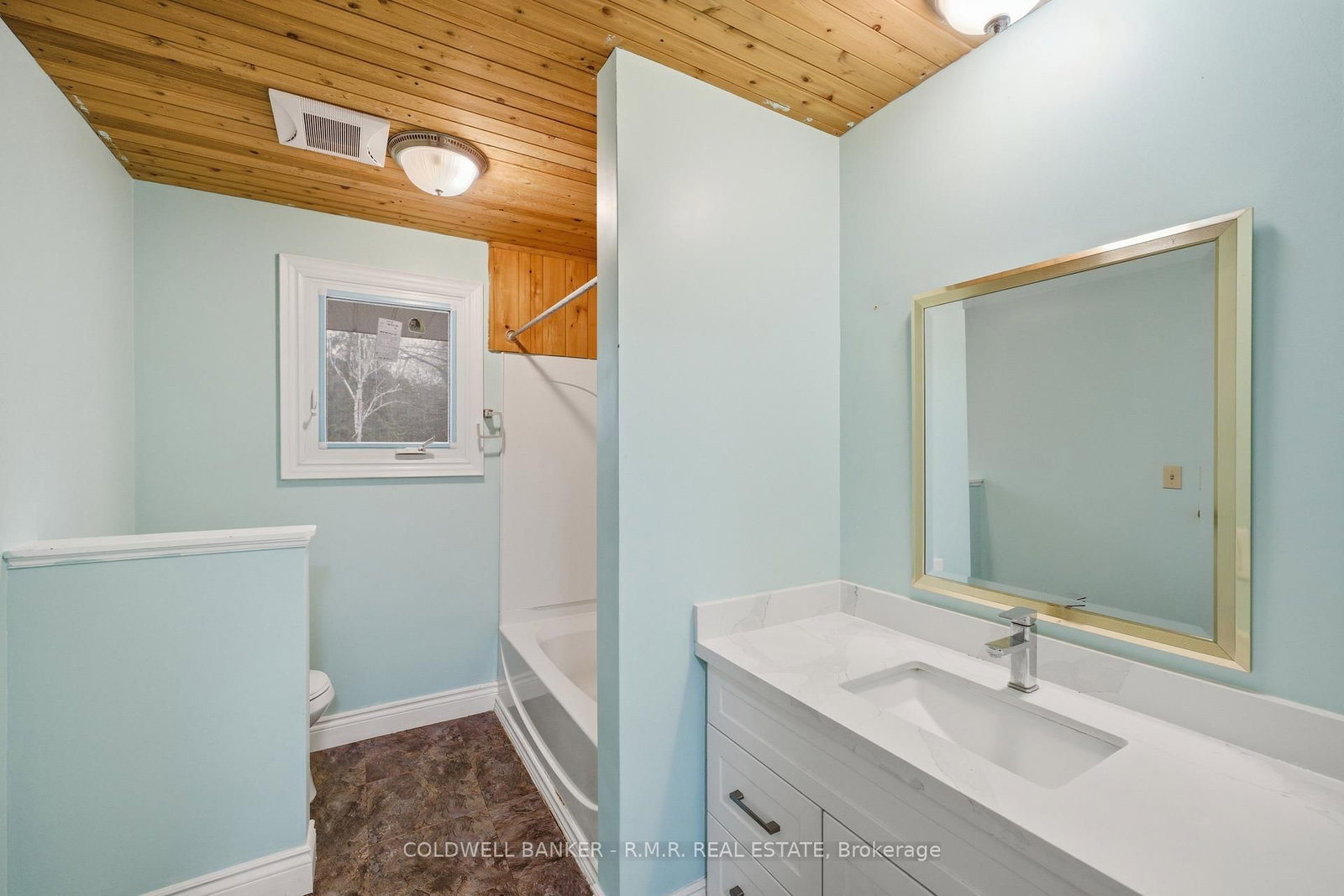 1549 Simcoe Street N • Oshawa, ON photo 17