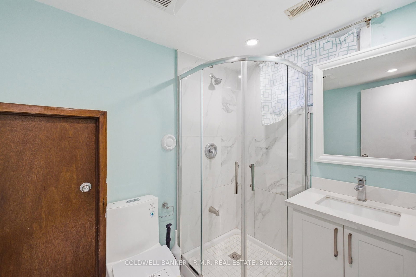 1549 Simcoe Street N • Oshawa, ON photo 21
