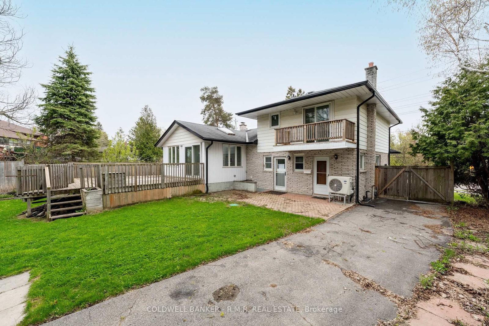 1549 Simcoe Street N • Oshawa, ON photo 23