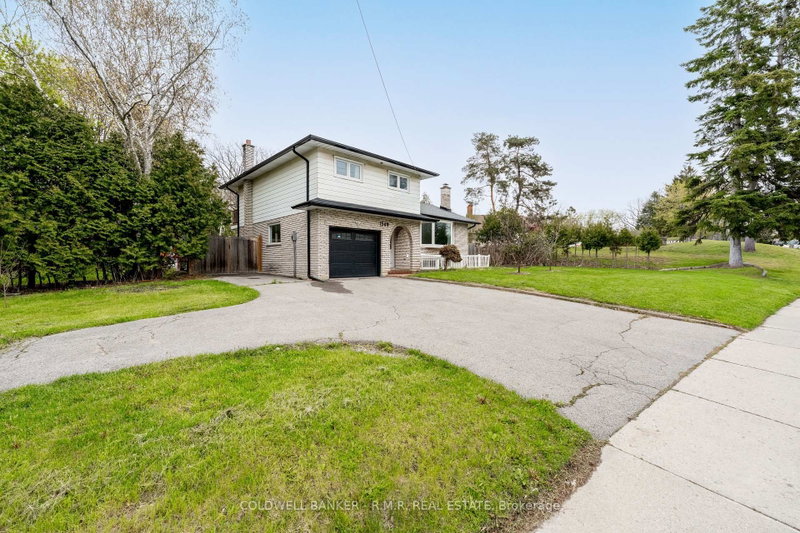 1549 Simcoe Street N