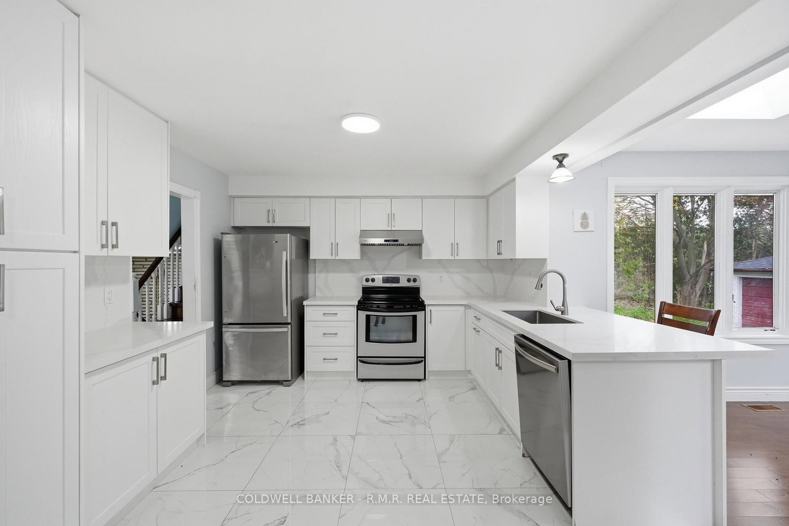 1549 Simcoe Street N • Oshawa, ON photo 8