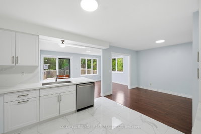 1549 Simcoe Street N • Oshawa, ON photo 9