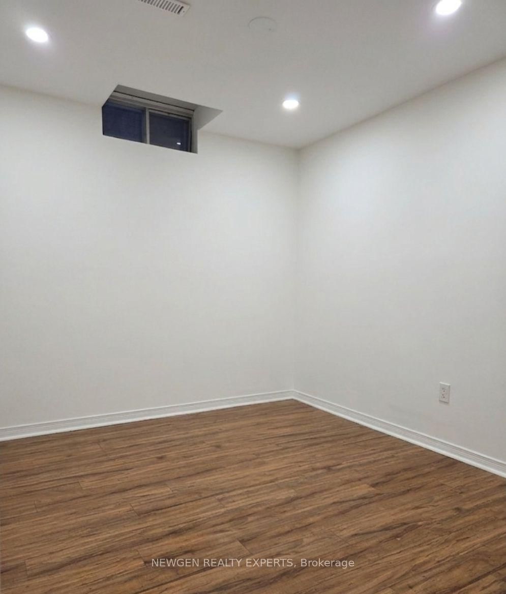 Bsmnt - 35 Casemore Road, Toronto 5