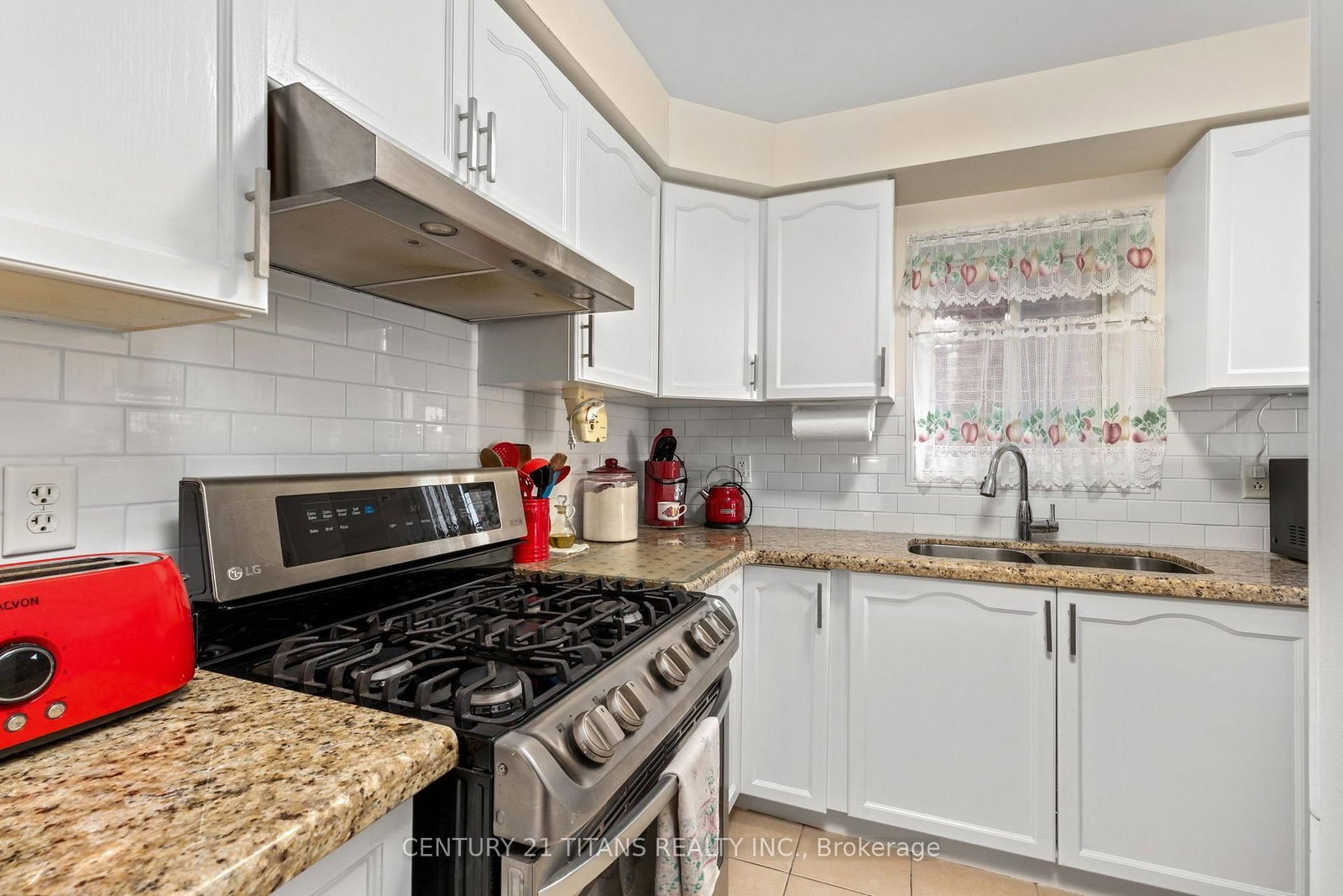 69 Rampart Crescent • Whitby, ON photo 11