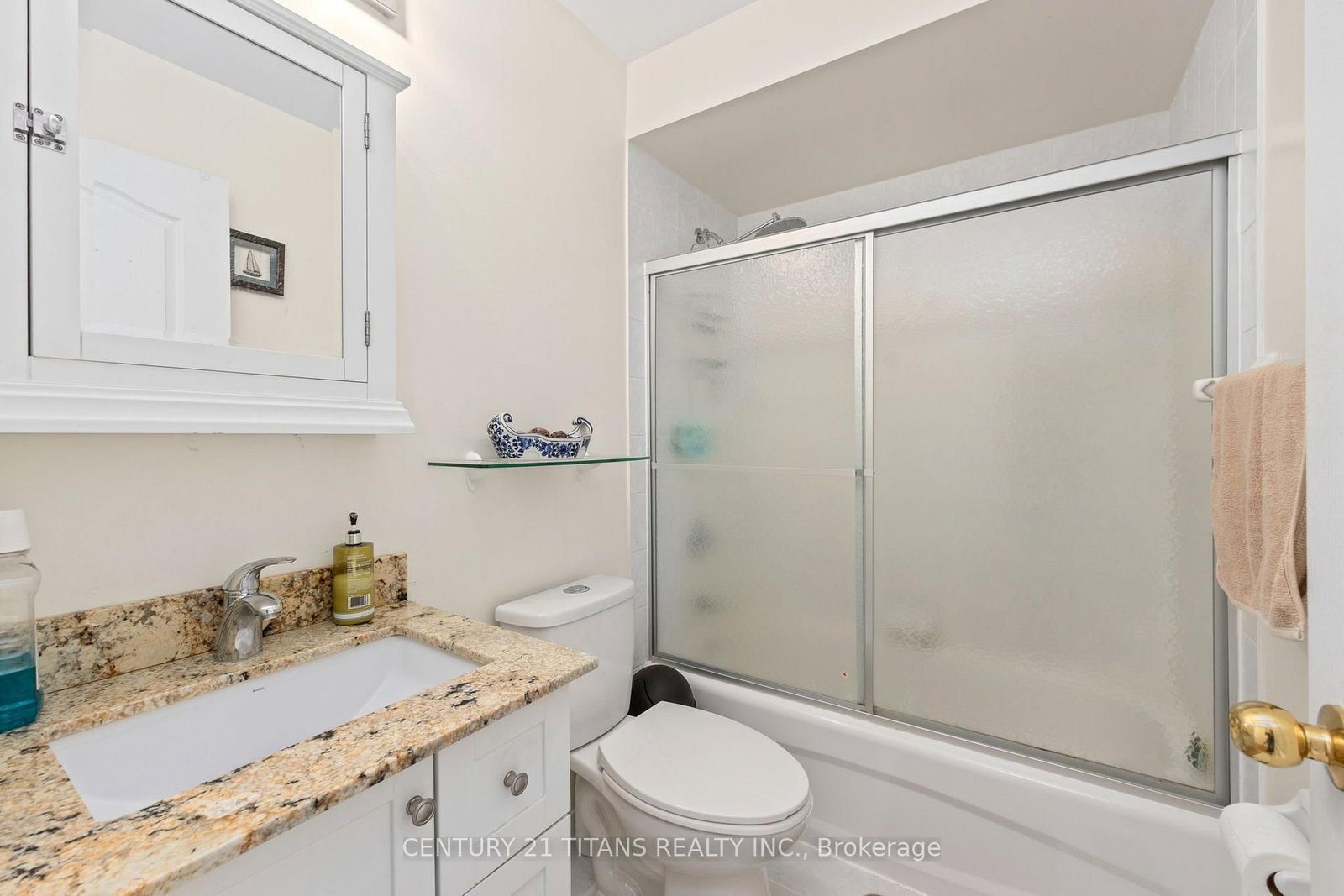 69 Rampart Crescent • Whitby, ON photo 13