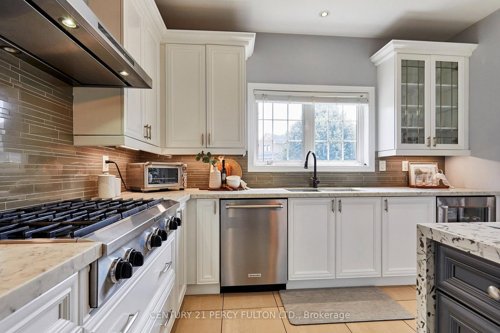 8 Mackeller Court • Ajax, ON photo 15