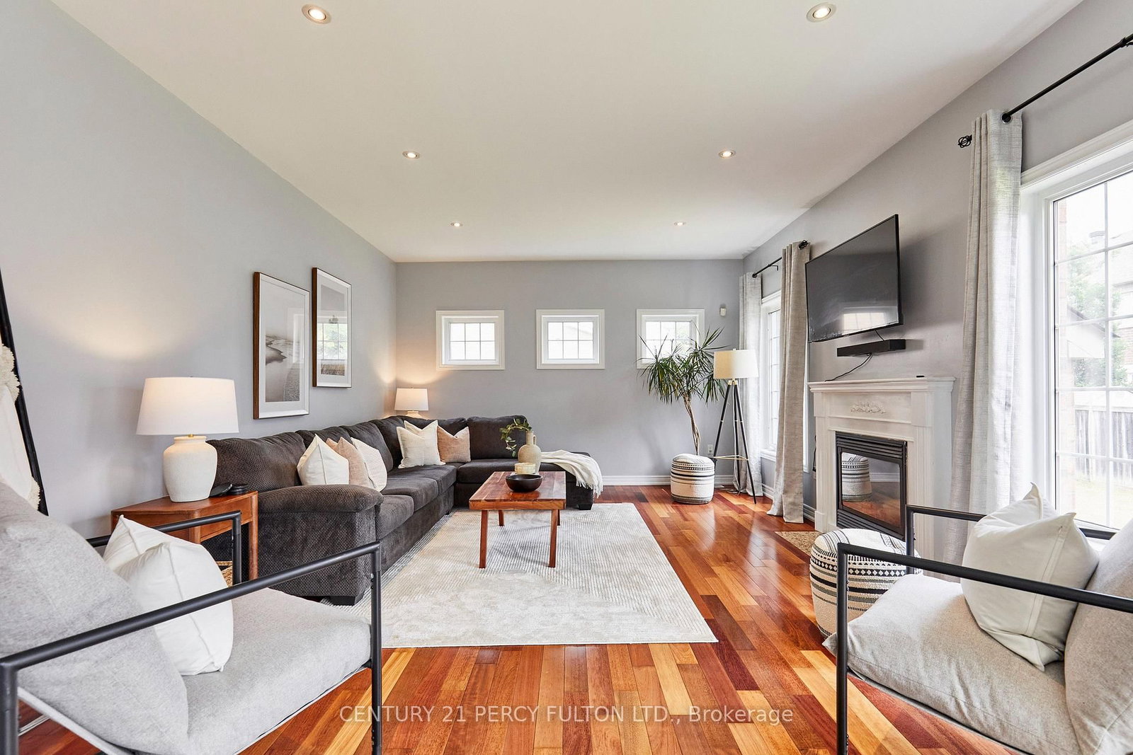 8 Mackeller Court • Ajax, ON photo 19