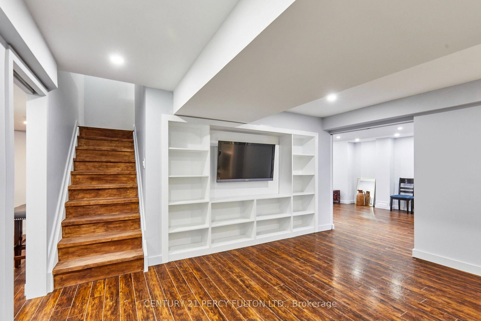 8 Mackeller Court • Ajax, ON photo 38