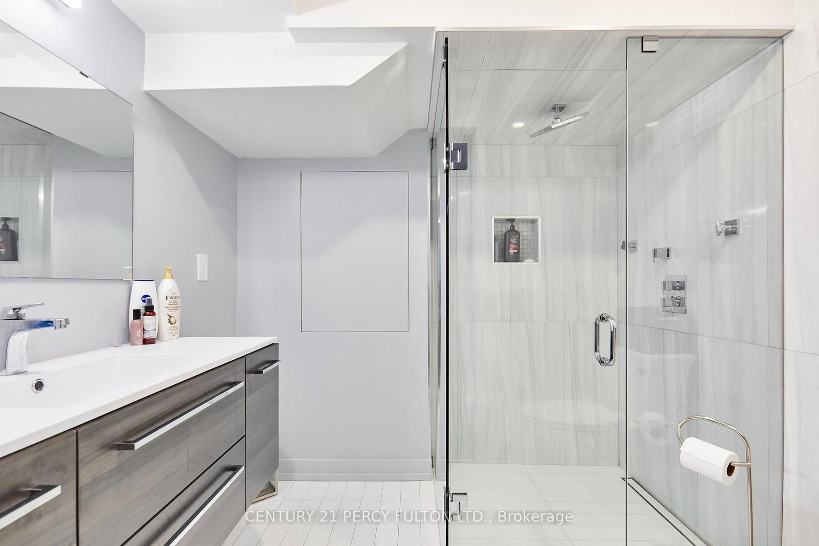 8 Mackeller Court • Ajax, ON photo 43