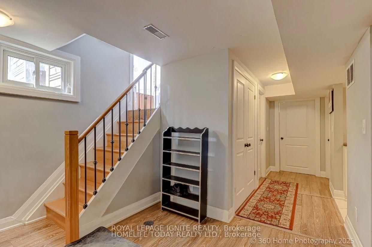 6 Greyabbey Trail • Toronto, ON photo 16