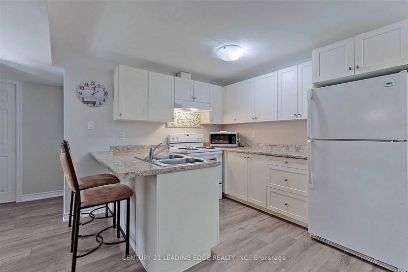 308 Elgin Street W