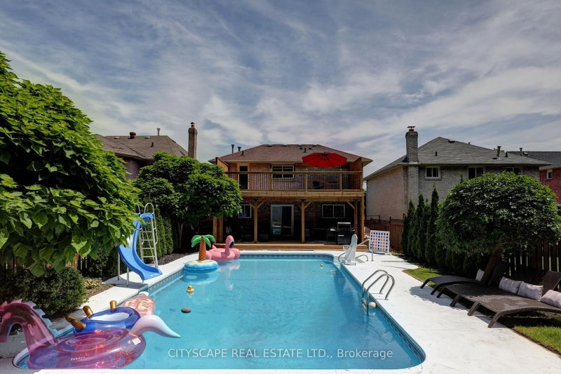 Main Floor - 137 Ravenscroft Road