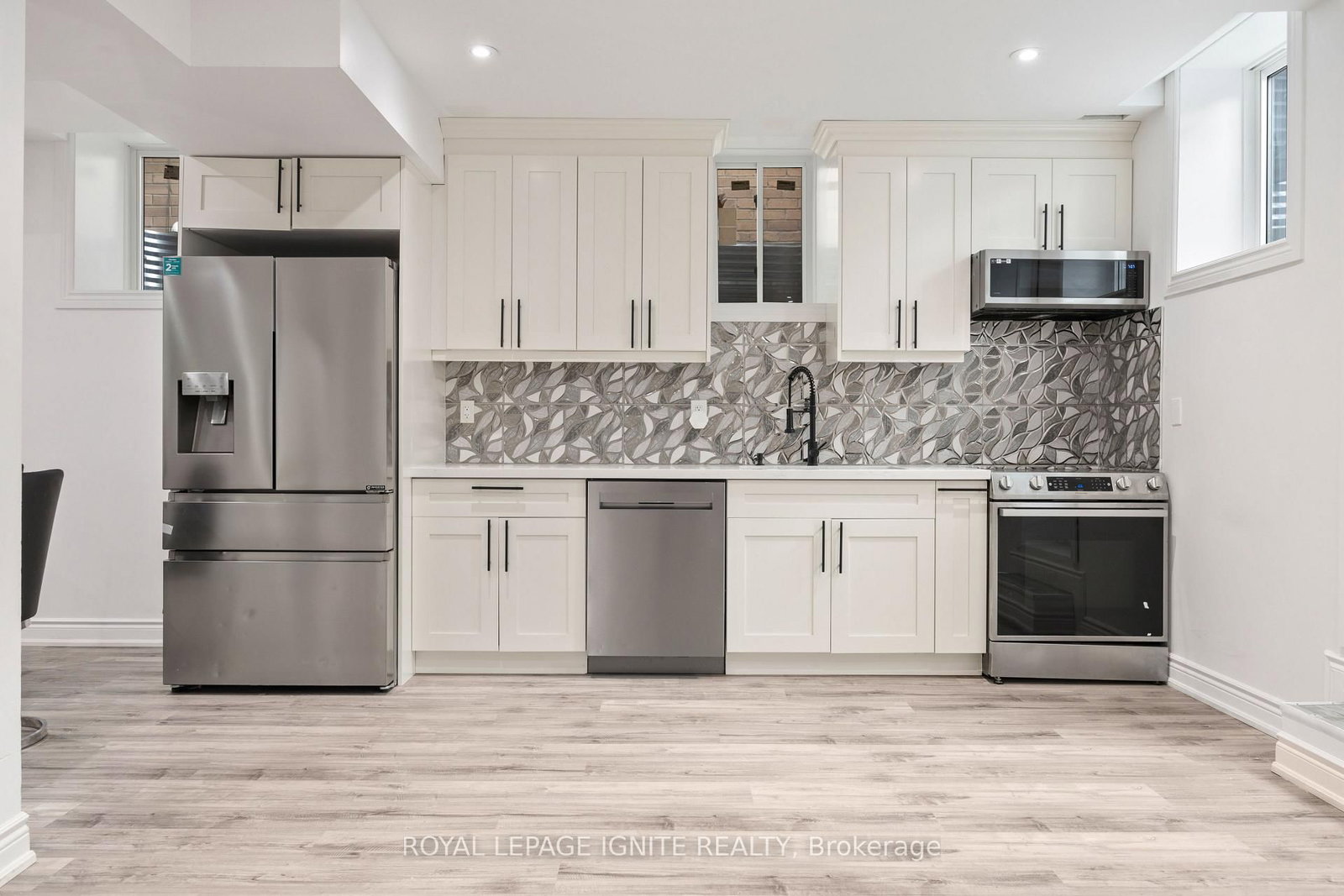 1 Morningstar Avenue • Whitby, ON photo 16