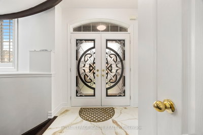 1 Morningstar Avenue • Whitby, ON photo 5