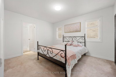 1 Morningstar Avenue • Whitby, ON photo 9