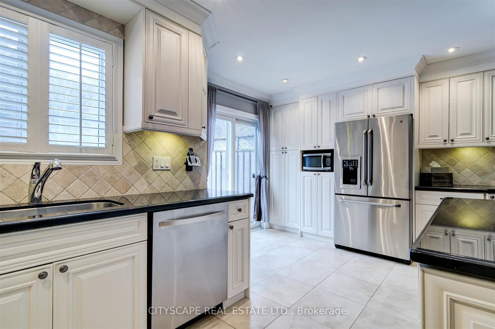 353 Sparrow Circle • Pickering, ON photo 10