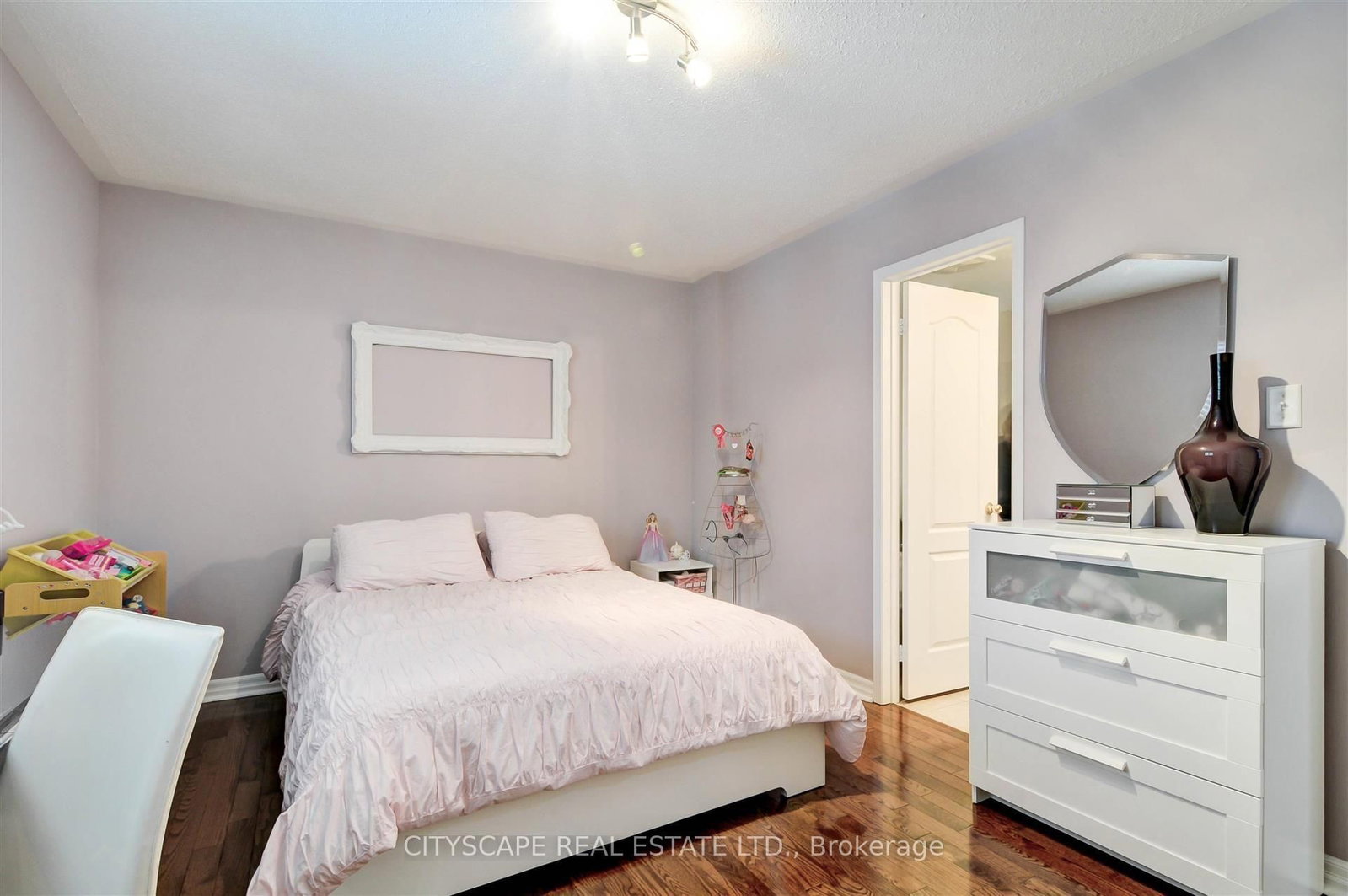 353 Sparrow Circle • Pickering, ON photo 16