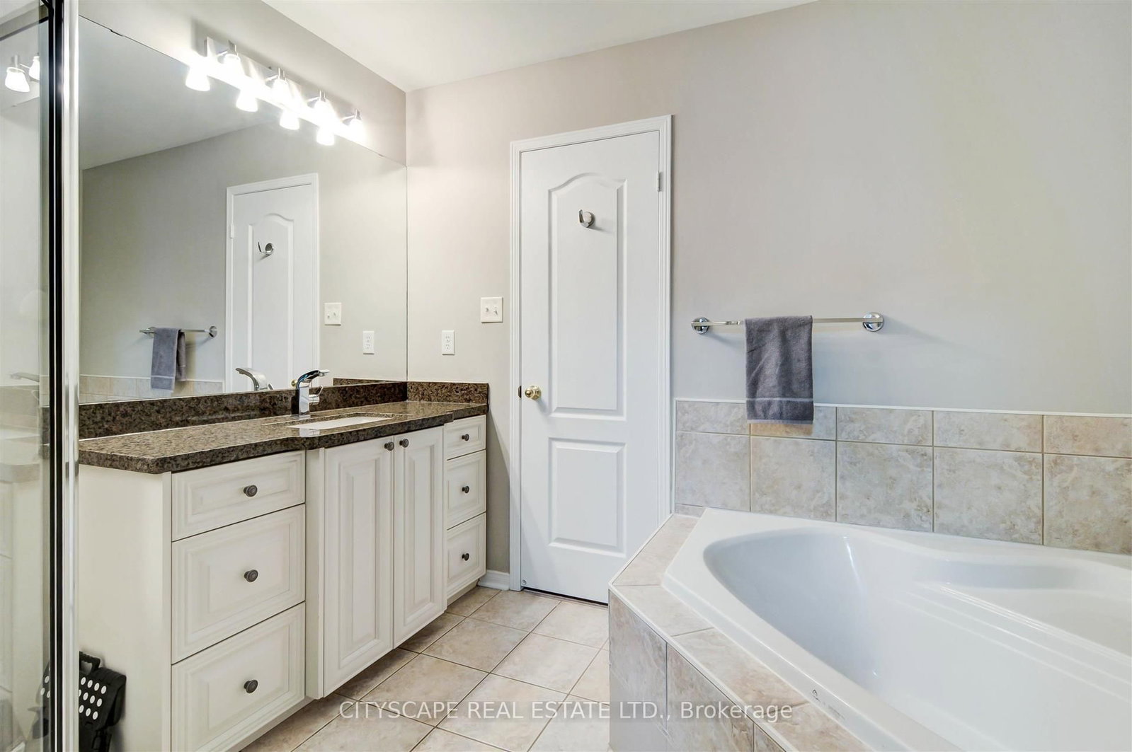 353 Sparrow Circle • Pickering, ON photo 27