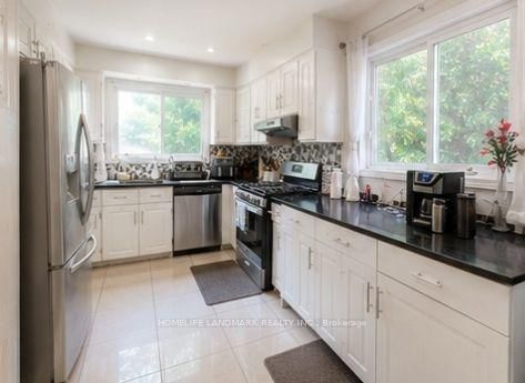 5 Collingsbrook Boulevard • Toronto, ON photo 4