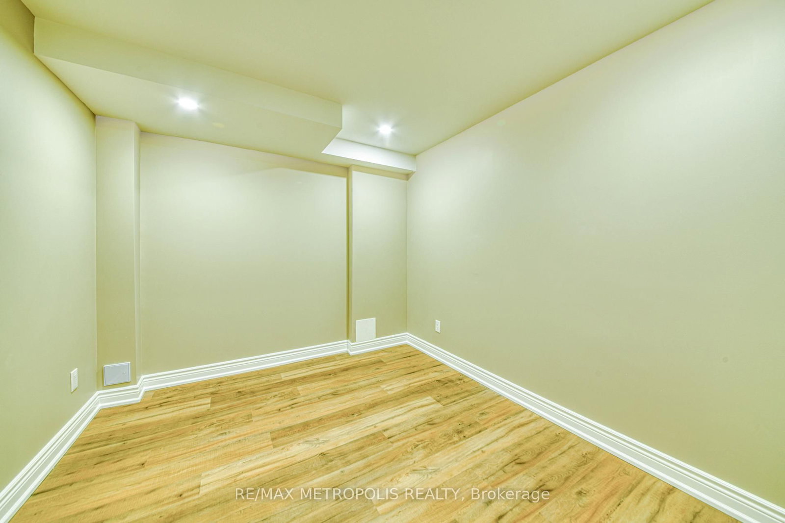 BSMNT-1201 Chateau Crt, Pickering, view 12