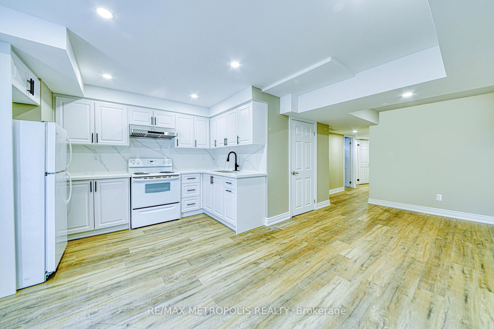 BSMNT-1201 Chateau Crt, Pickering, view 4