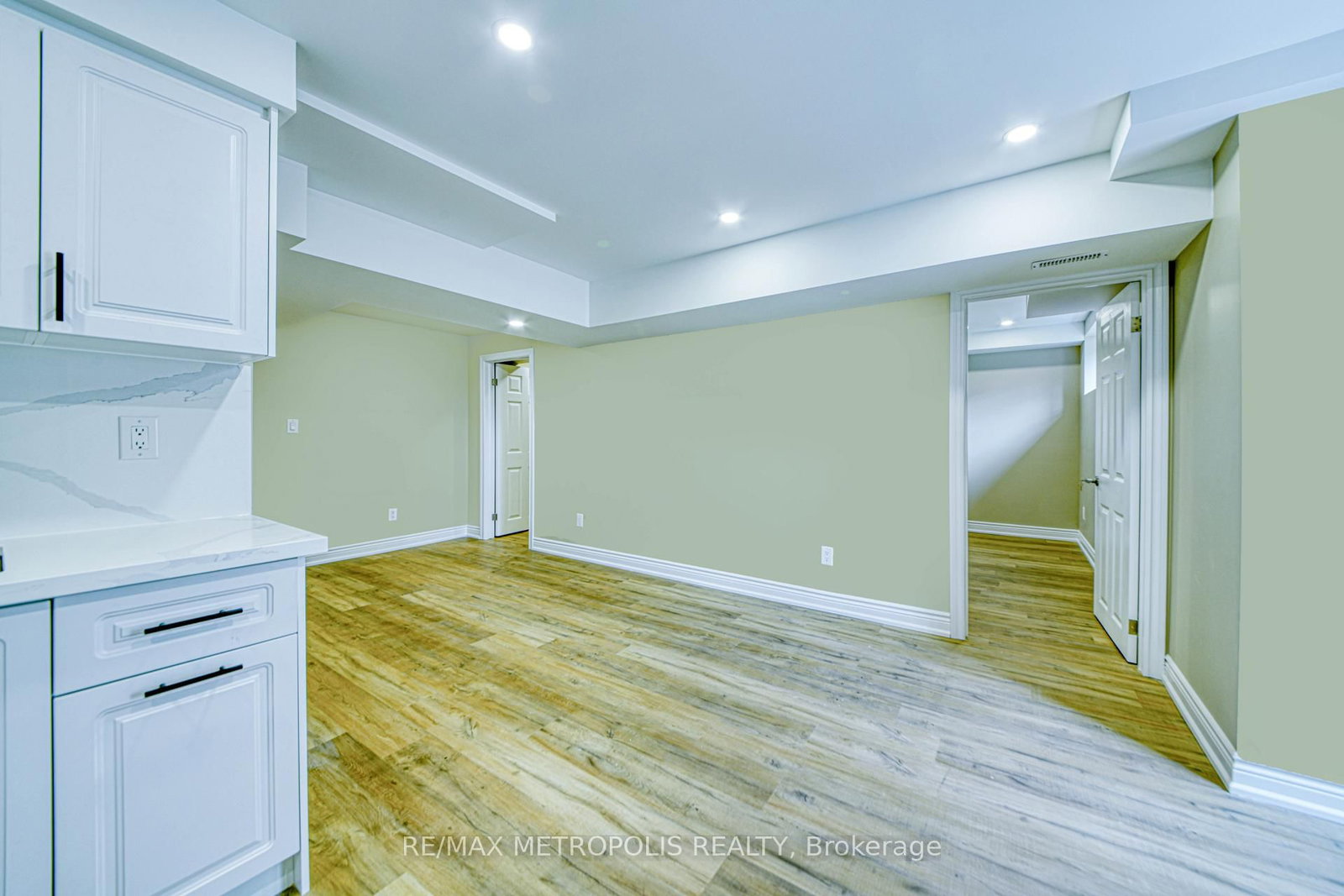 BSMNT-1201 Chateau Crt, Pickering, view 6