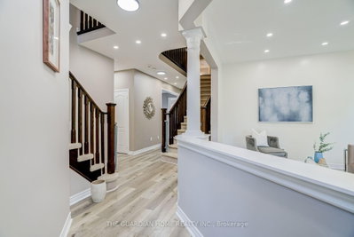 1214 Harlstone Crescent • Oshawa, ON photo 4