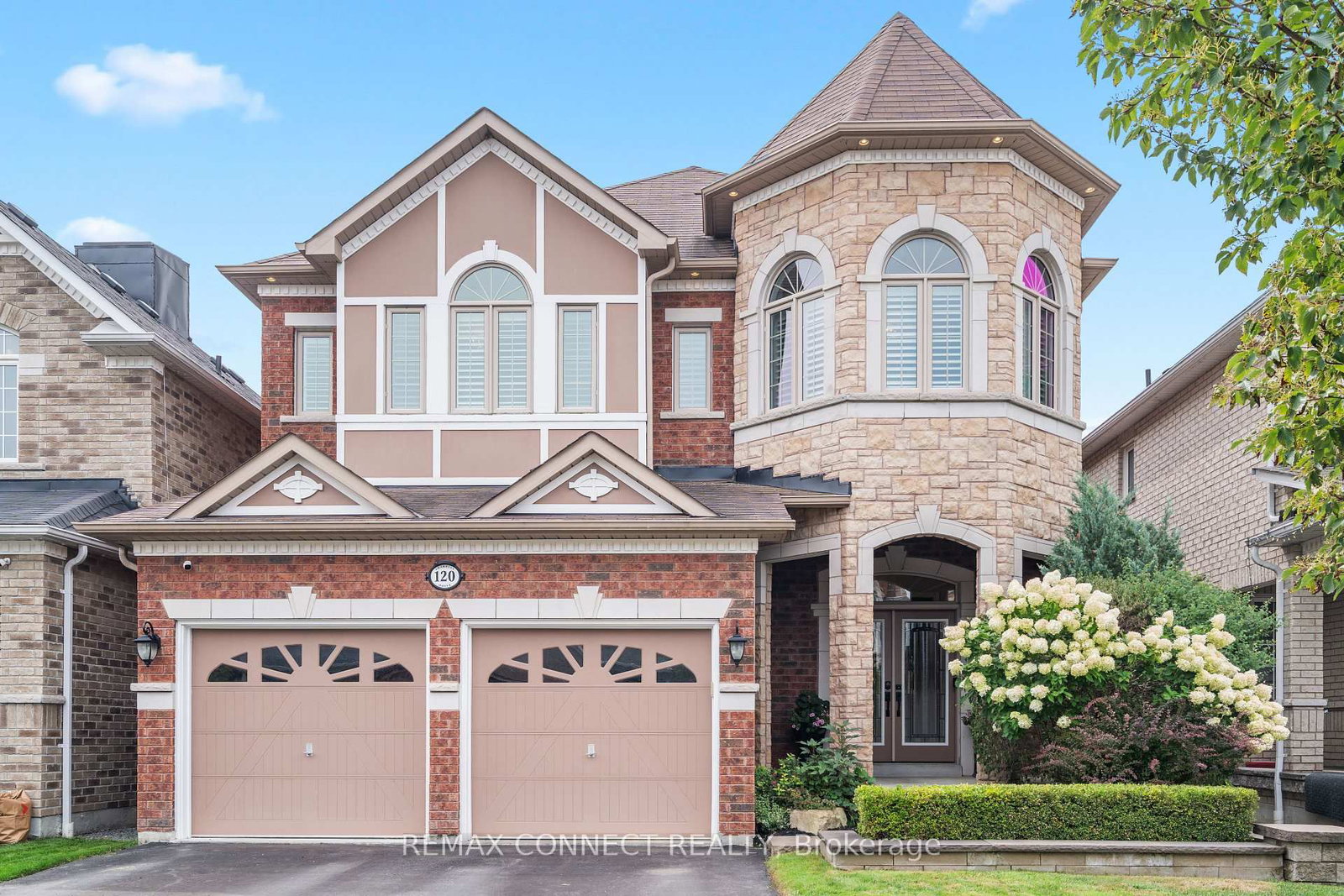120 SHARPLIN Drive • Ajax, ON photo 1