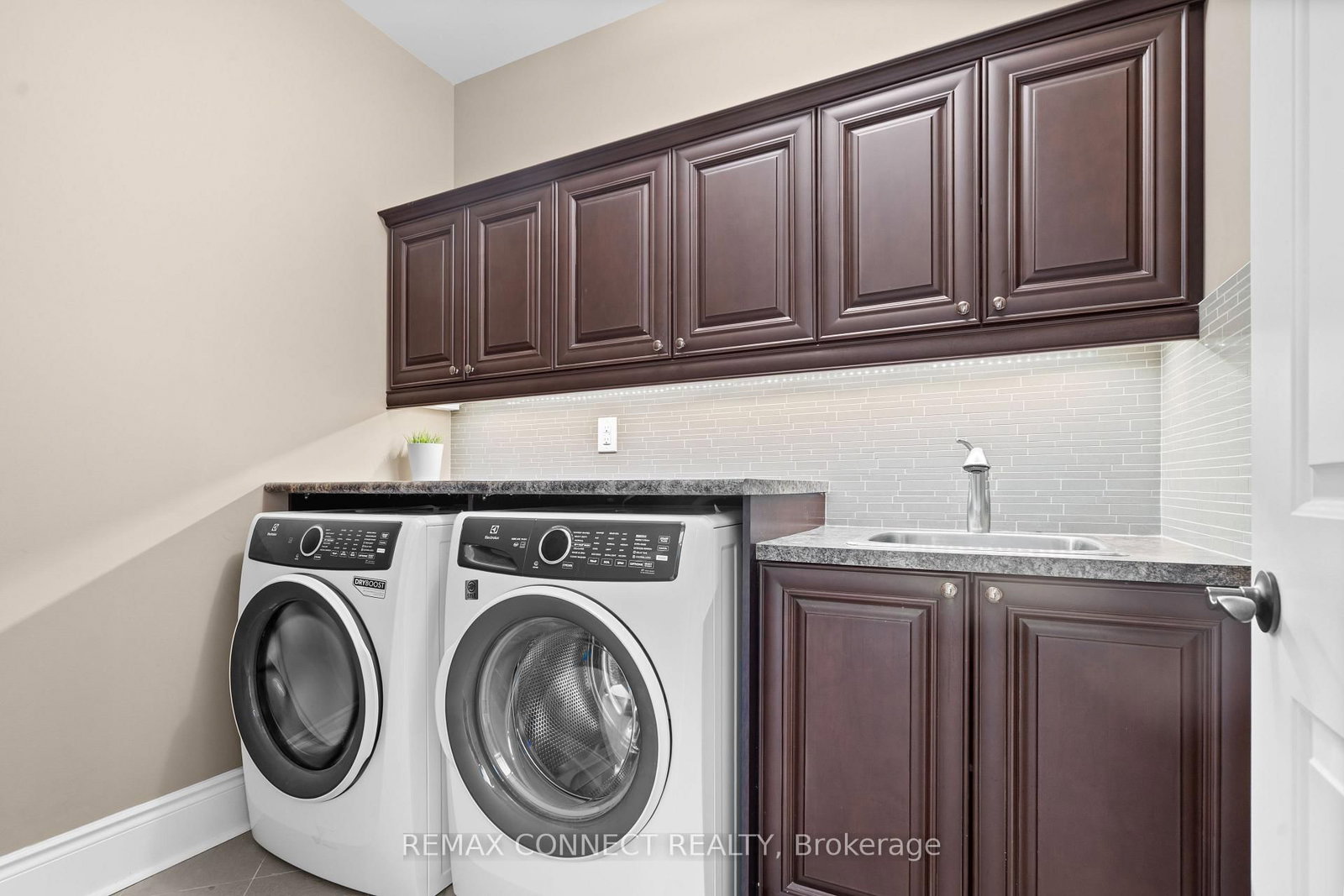 120 SHARPLIN Drive • Ajax, ON photo 26