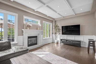 120 SHARPLIN Drive • Ajax, ON photo 9