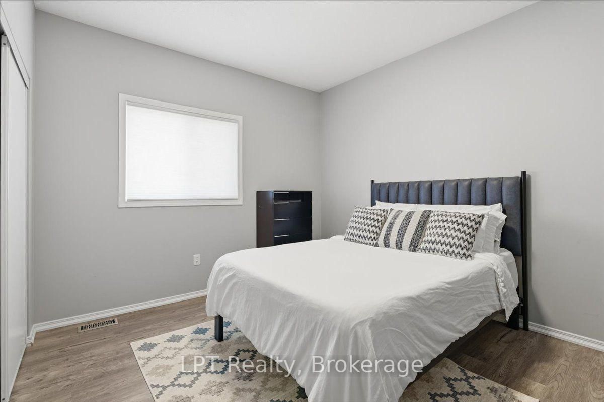 71 Laprade Square • Clarington, ON photo 19