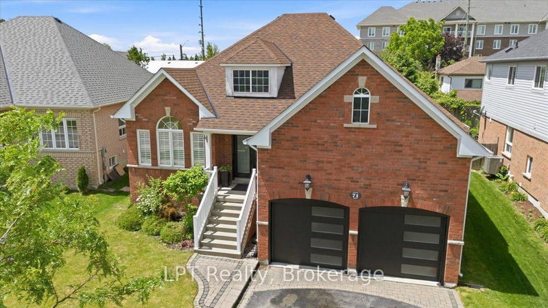 71 Laprade Square