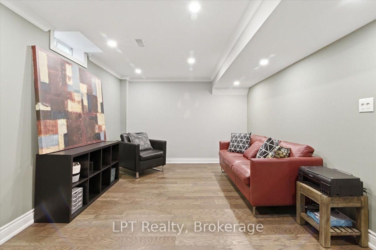 71 Laprade Square • Clarington, ON photo 23