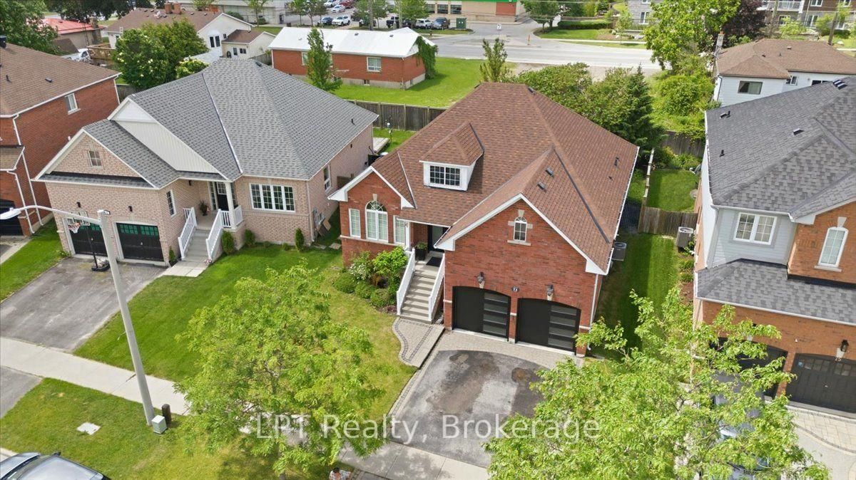 71 Laprade Square • Clarington, ON photo 28