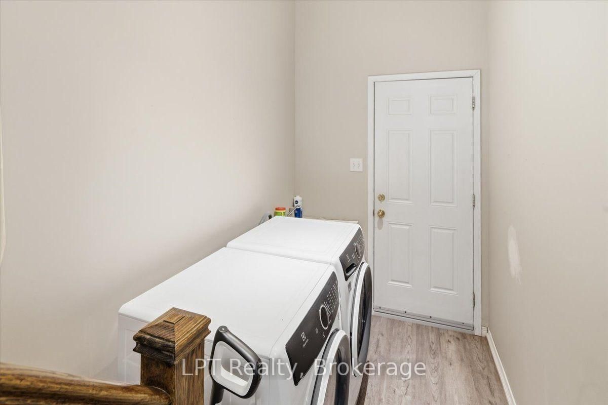71 Laprade Square • Clarington, ON photo 9