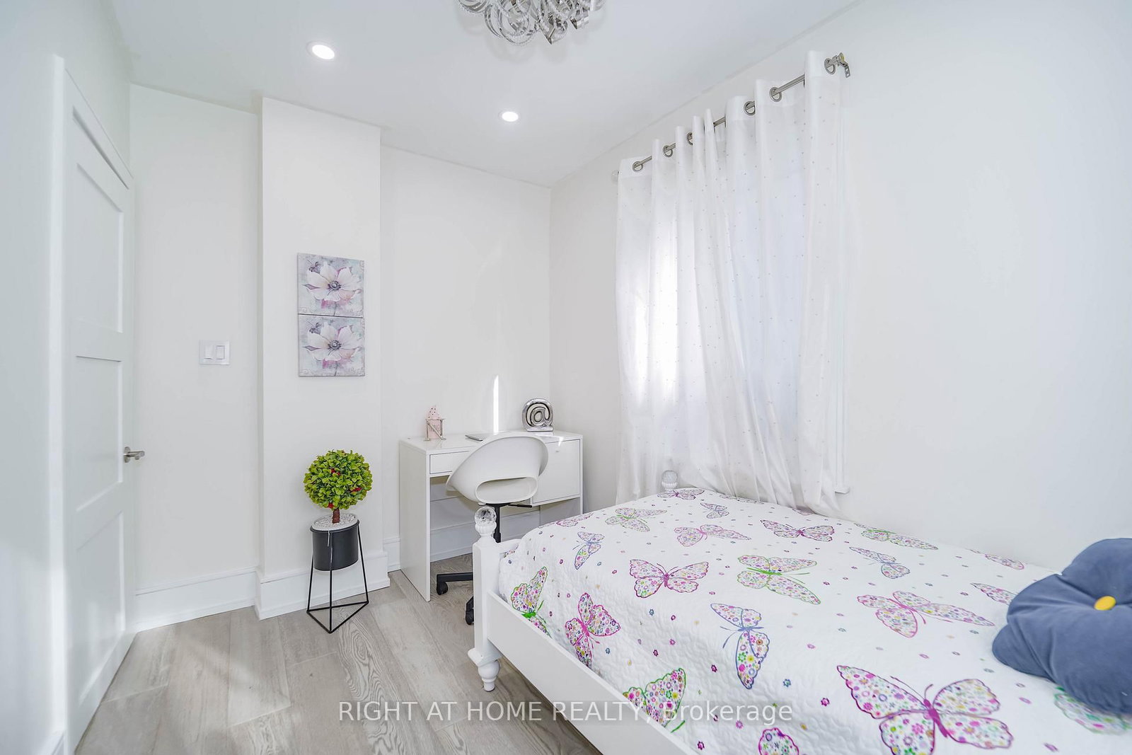 174 Aylesworth Avenue • Toronto, ON photo 17