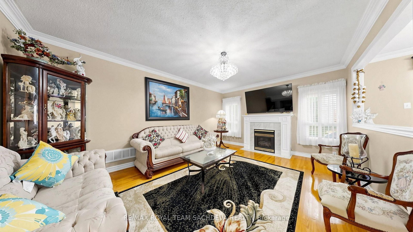 11 Devonridge Crescent • Toronto, ON photo 10