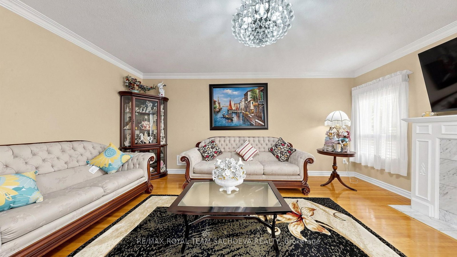 11 Devonridge Crescent • Toronto, ON photo 13