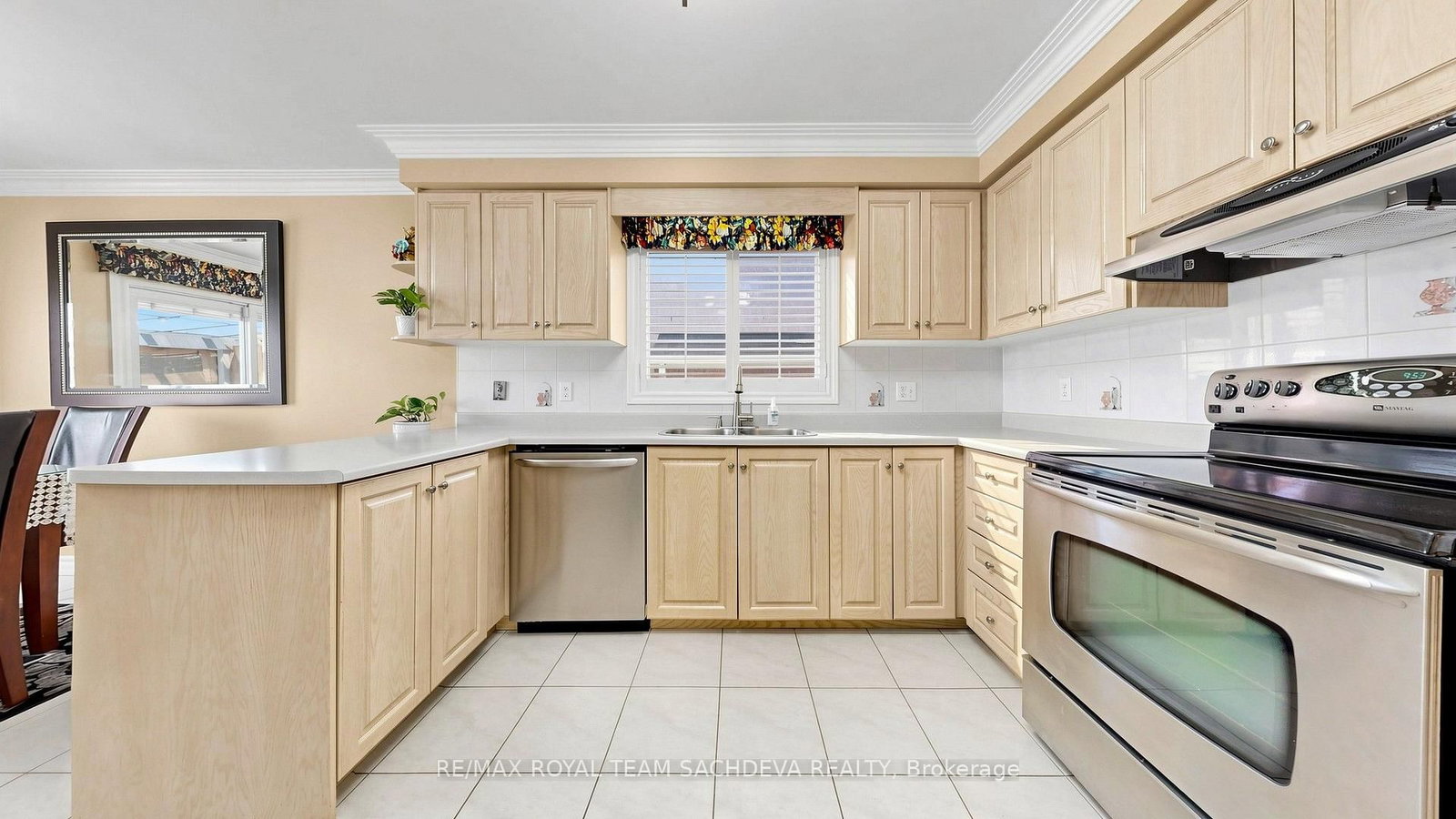 11 Devonridge Crescent • Toronto, ON photo 15