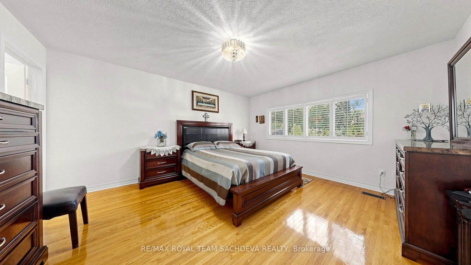 11 Devonridge Crescent • Toronto, ON photo 21