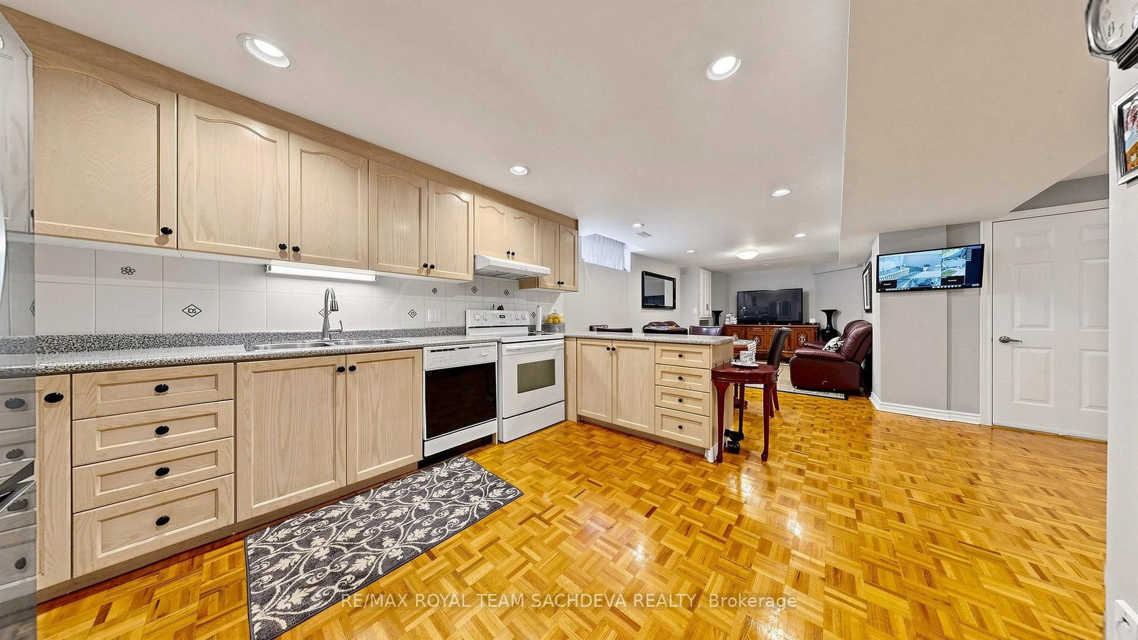 11 Devonridge Crescent • Toronto, ON photo 37