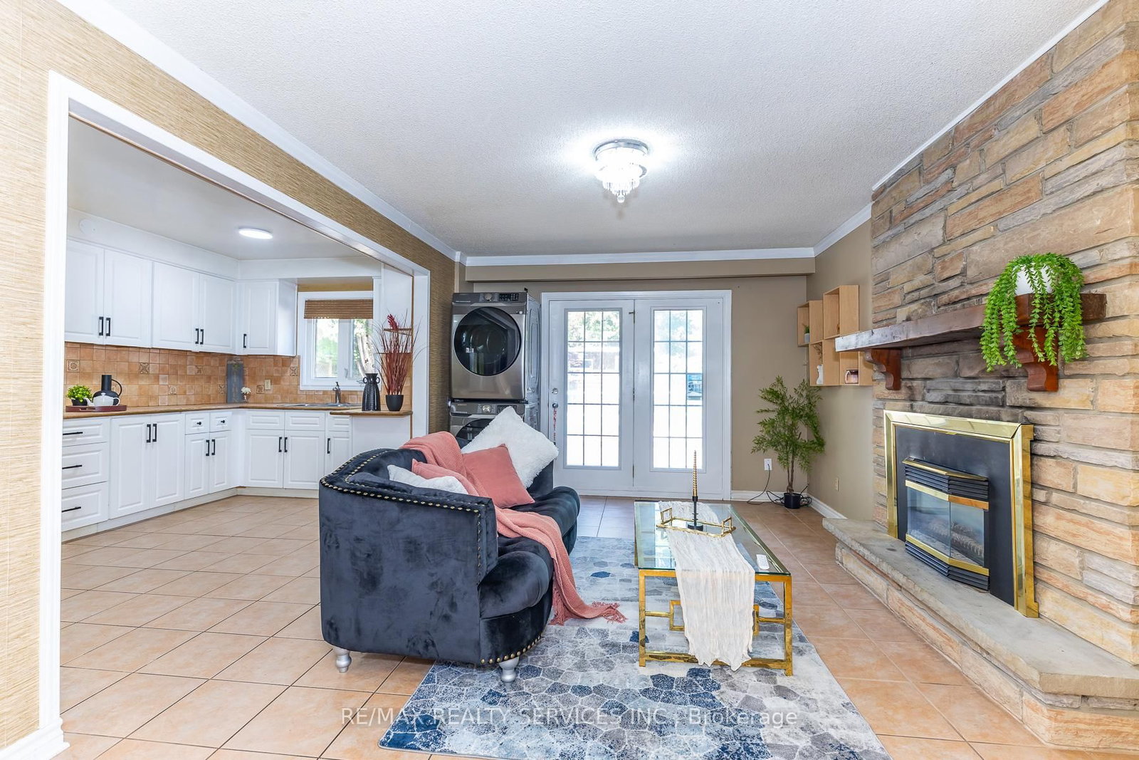 1217 Gloucester Square • Pickering, ON photo 12