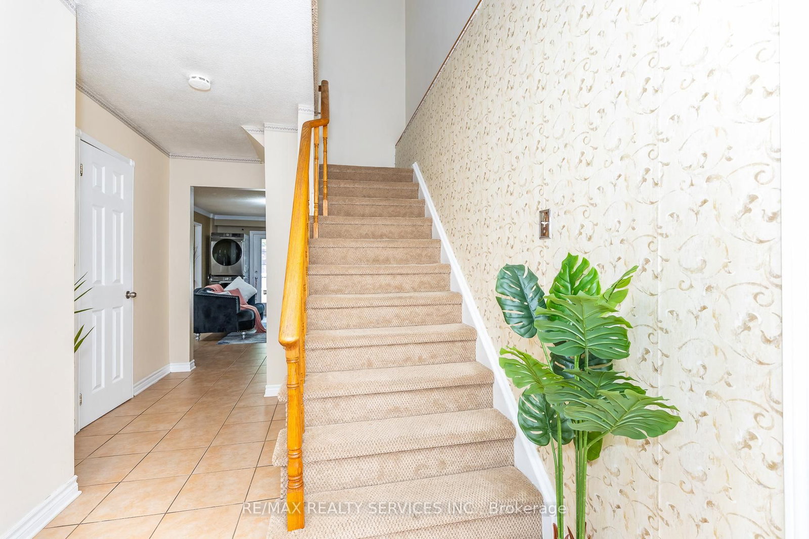 1217 Gloucester Square • Pickering, ON photo 17