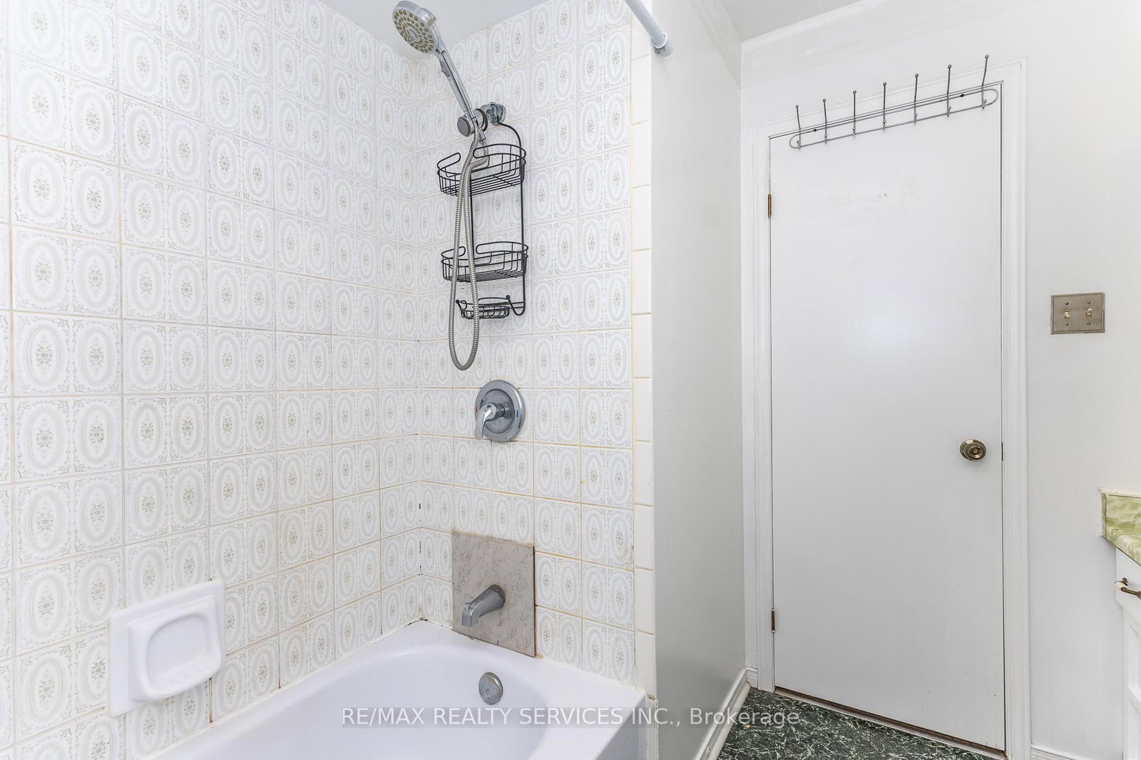 1217 Gloucester Square • Pickering, ON photo 28