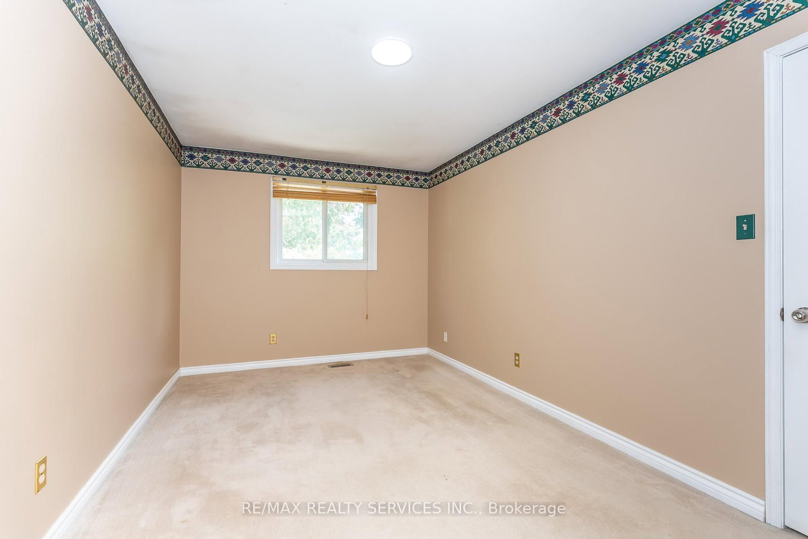 1217 Gloucester Square • Pickering, ON photo 31