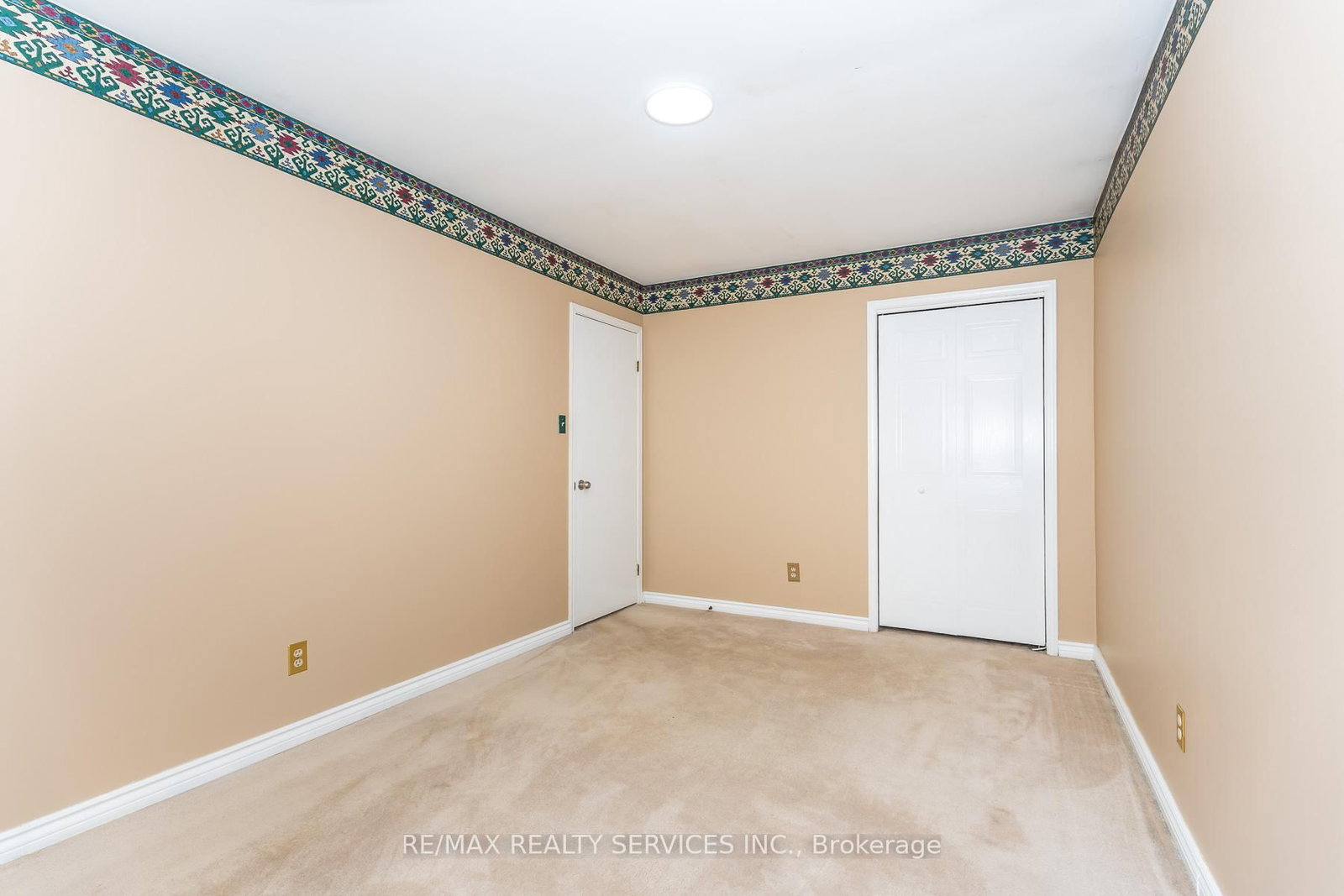 1217 Gloucester Square • Pickering, ON photo 32